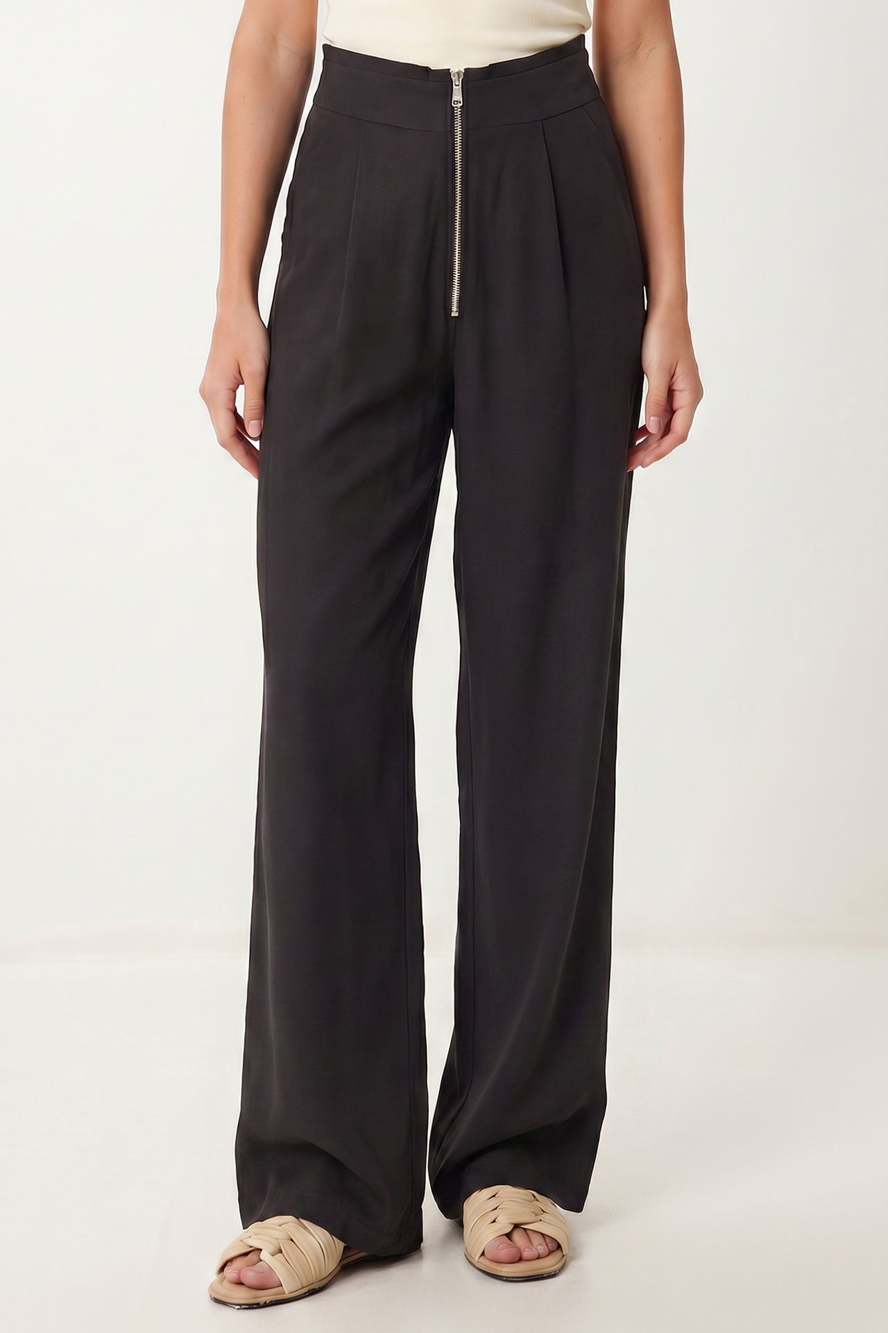 ISTANBUL High-Waist Wide-Leg Crepe Trousers 3