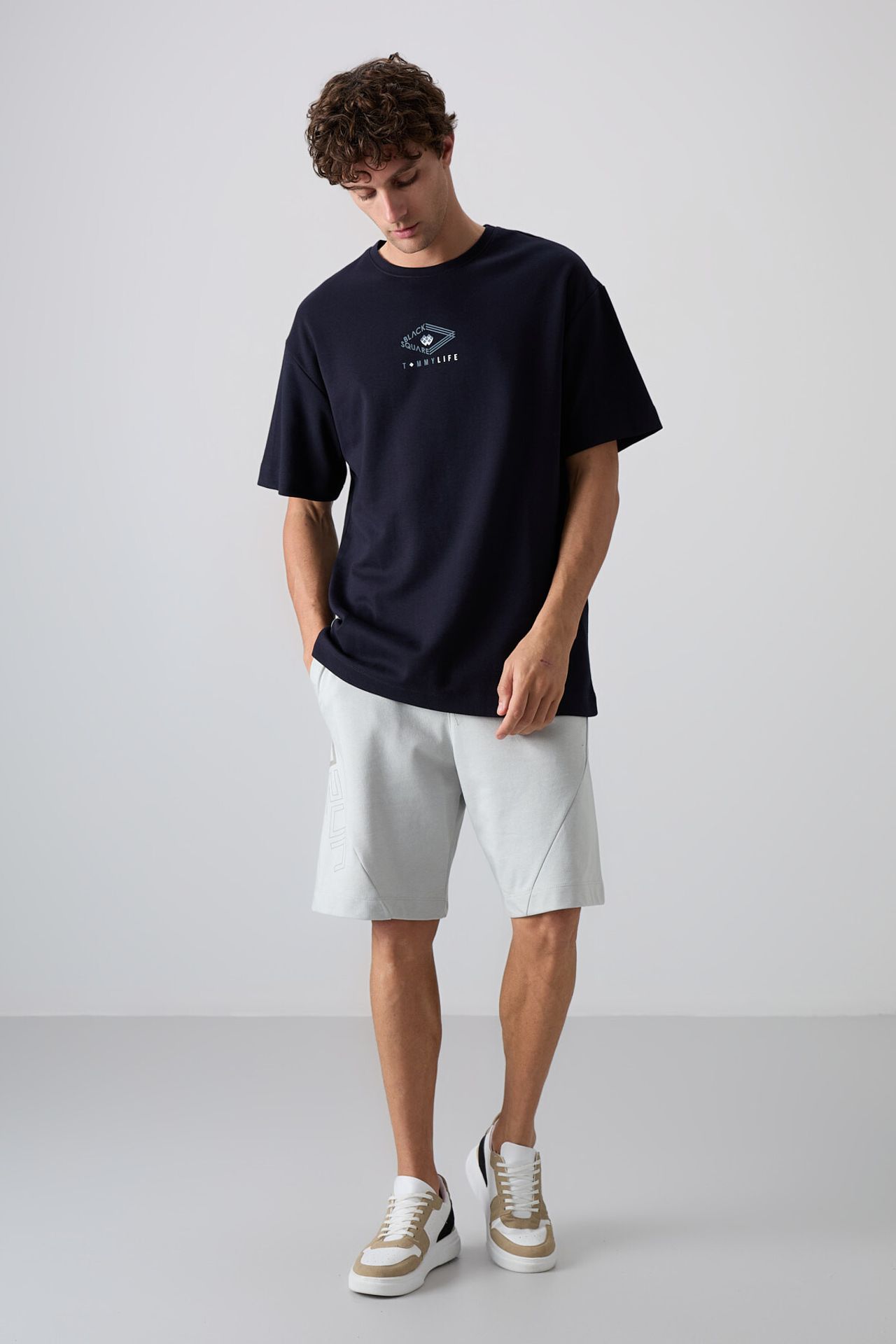 TOMMY Oversized Cotton-Blend Logo T-Shirt 2