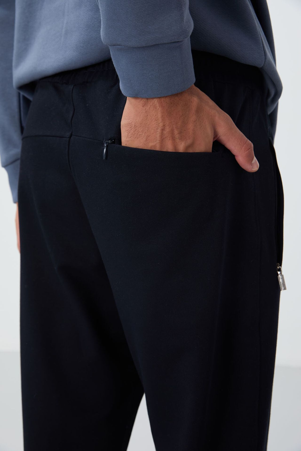 TOMMY Men's Slim-fit Straight-leg Sweatpants 5