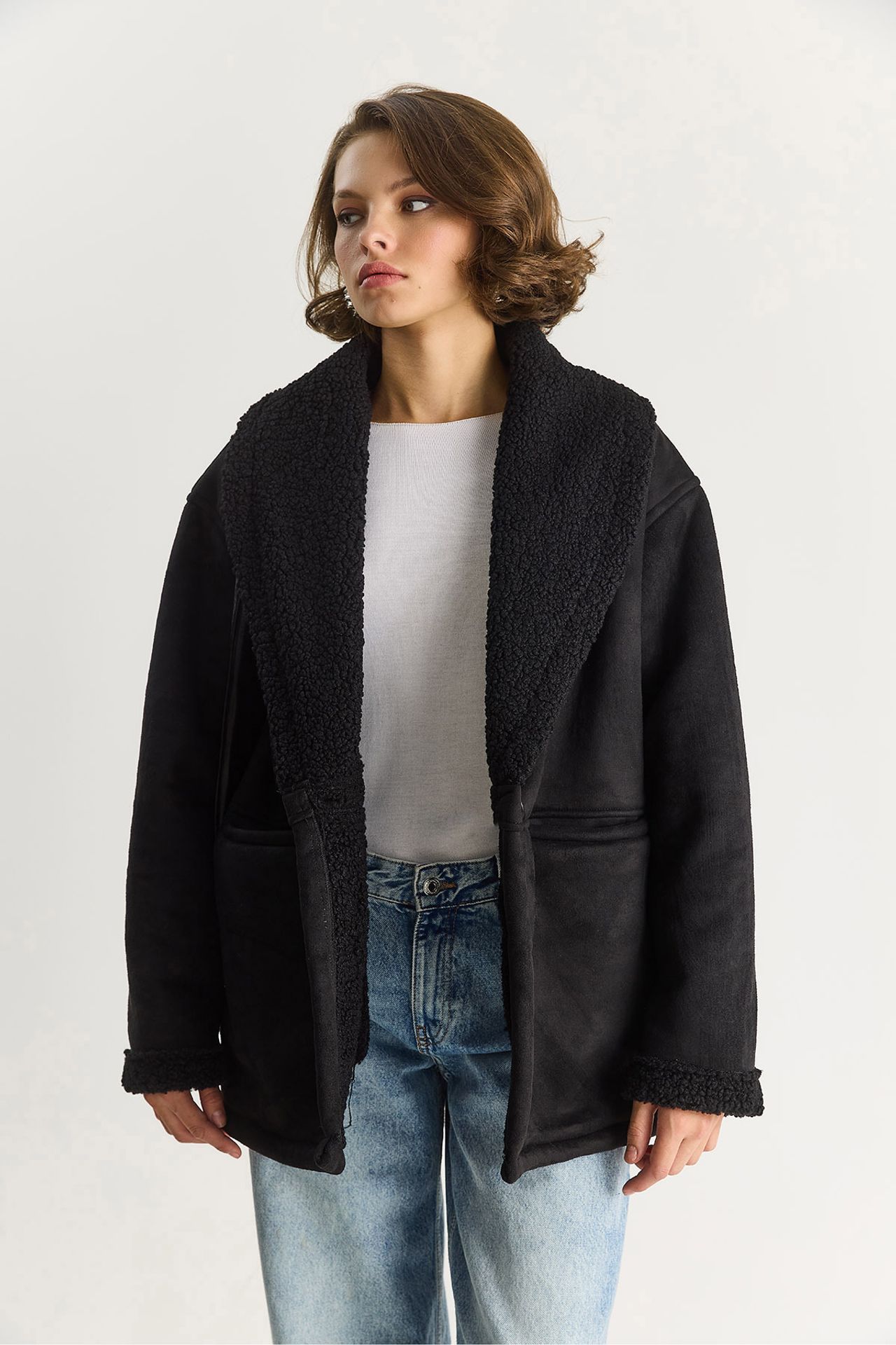 LUCCI Faux Fur Detailed Buttoned Coat