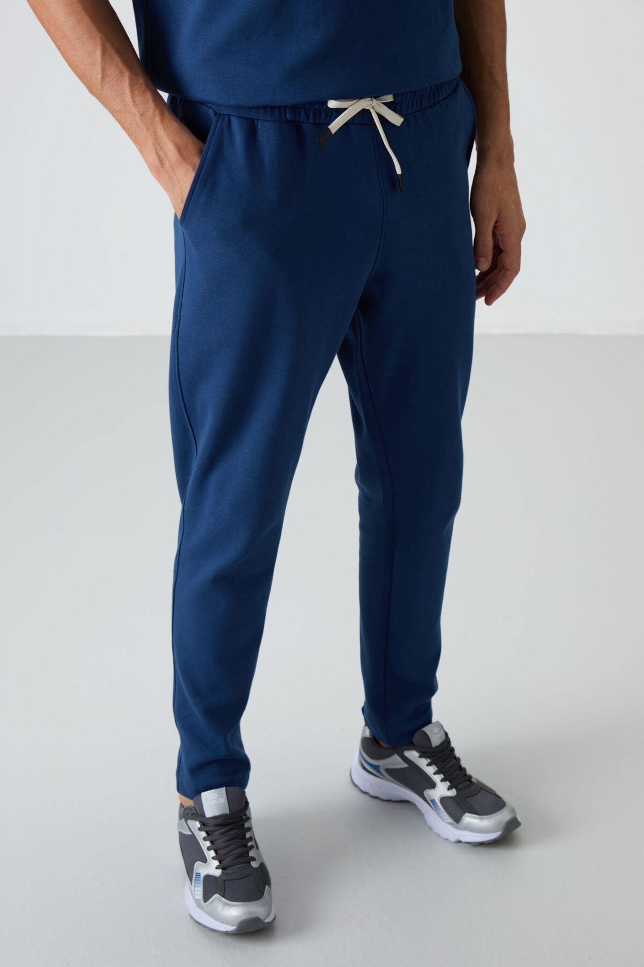 TOMMY Men's Oversized T-shirt And Pants Set 5