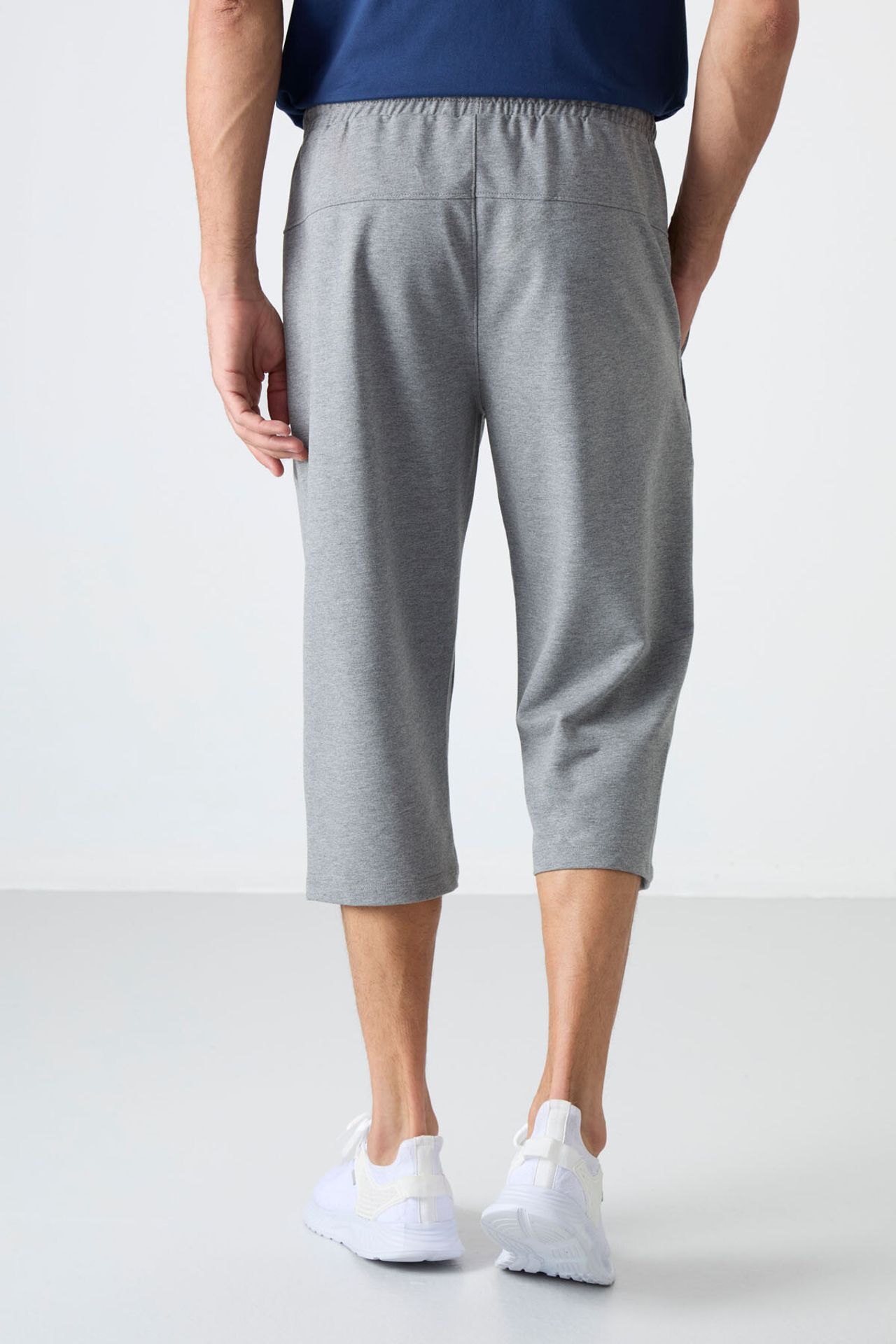 TOMMY Men's Mid-Waist Capri Shorts 5