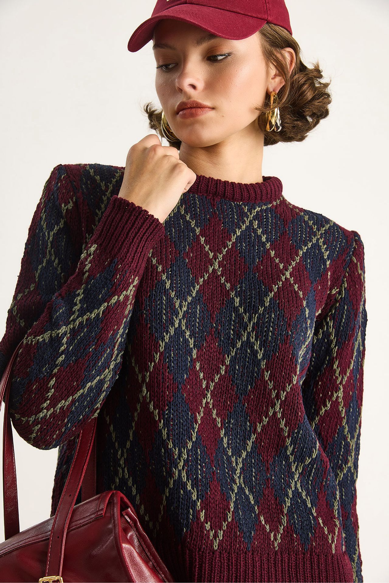 LUCCI Women’s Crew Neck Knitted Sweater with Diamond Pattern 3