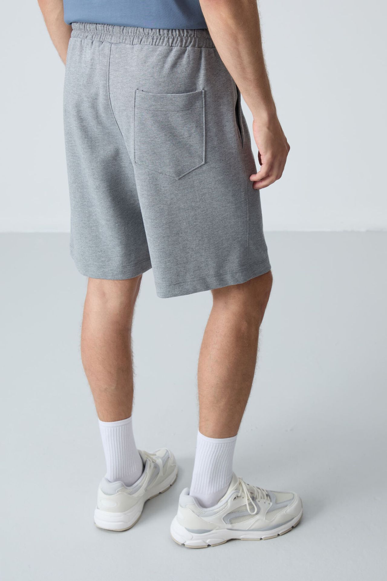 TOMMY Men's Cotton-Blend Sweat Shorts 6