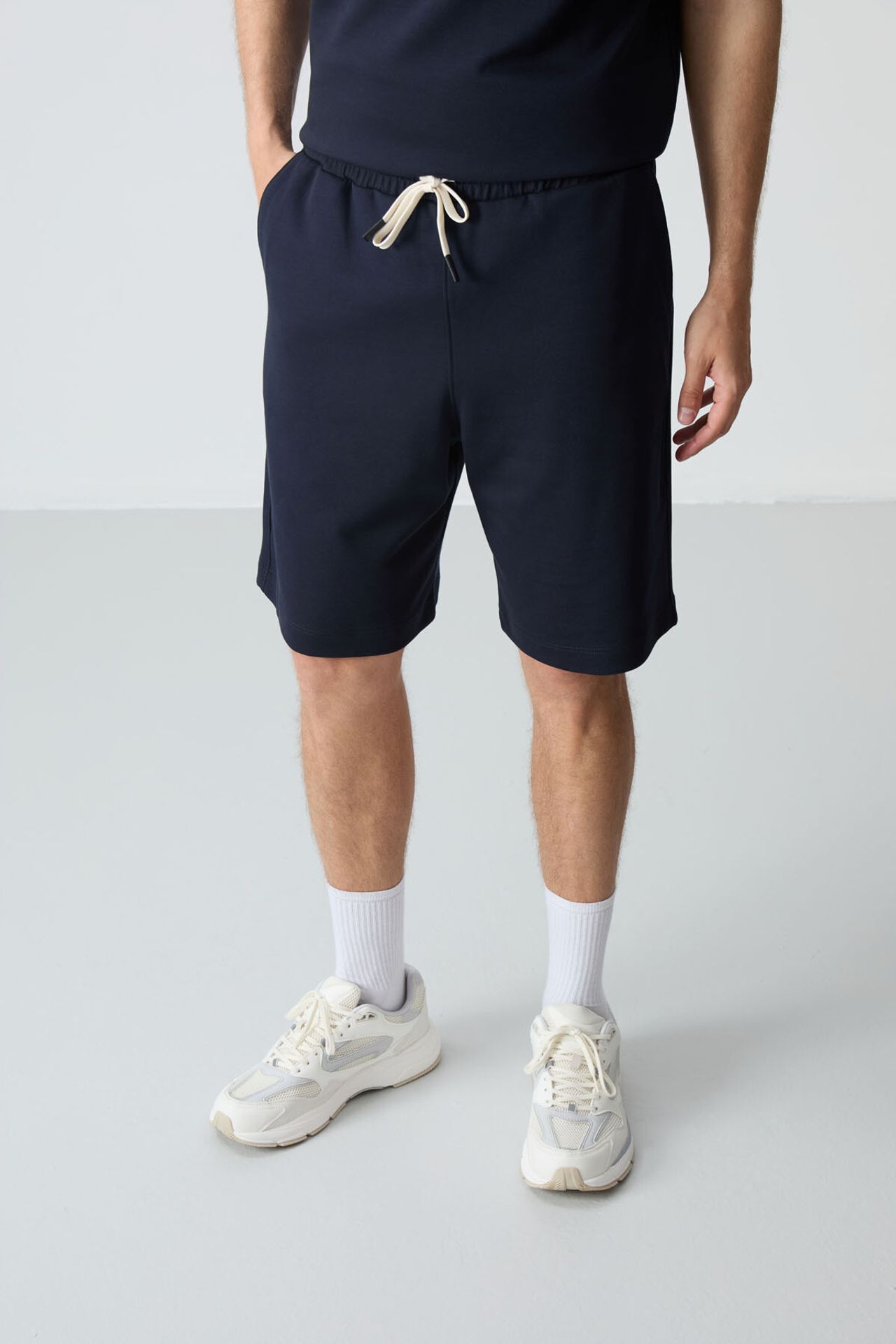TOMMY Men's Oversized Cotton-Blend T-Shirt And Shorts Set 2
