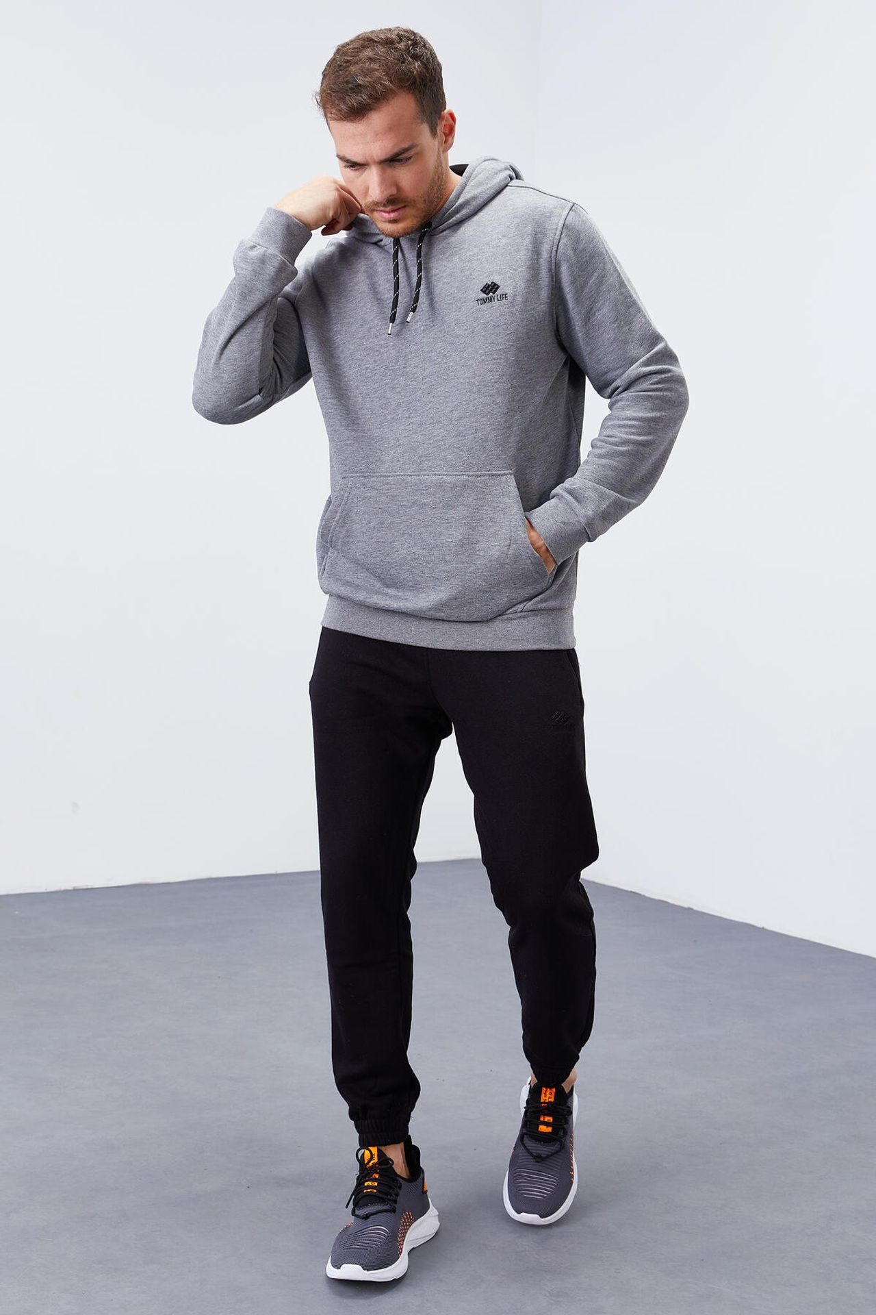 TOMMY Men's Solid Hooded Sweatshirt With Pocket 4