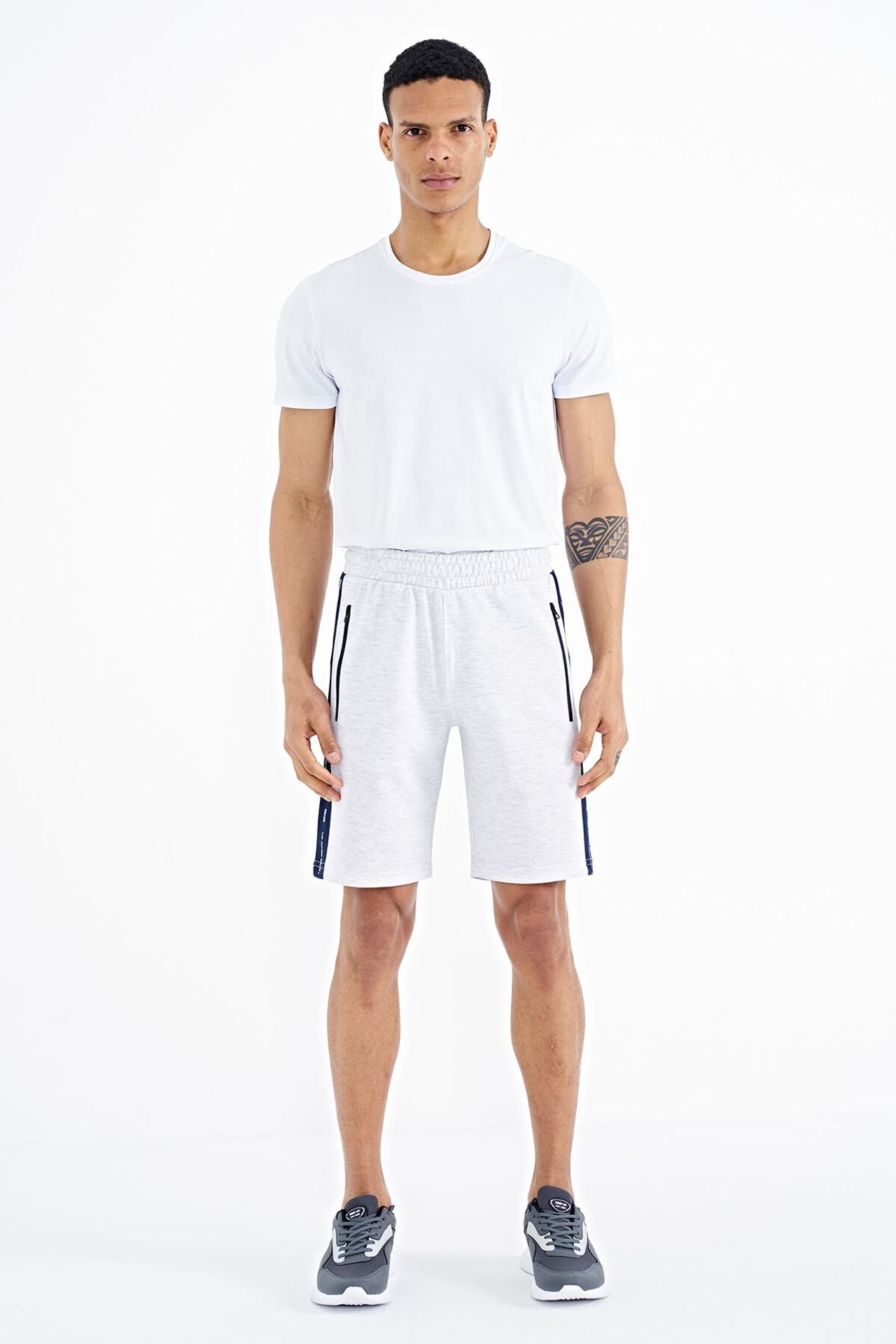 TOMMY Men's Knit Sweat Shorts 1