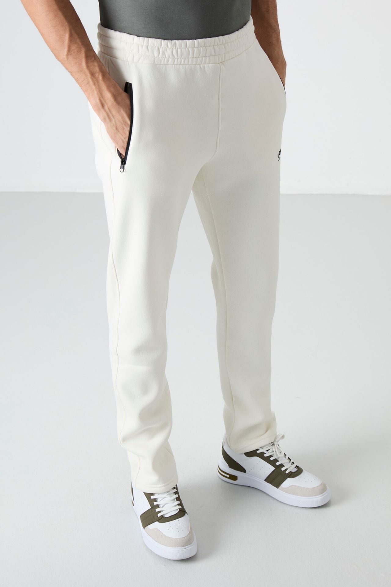 TOMMY Men's Regular Fit Fleece Sweatpants 4