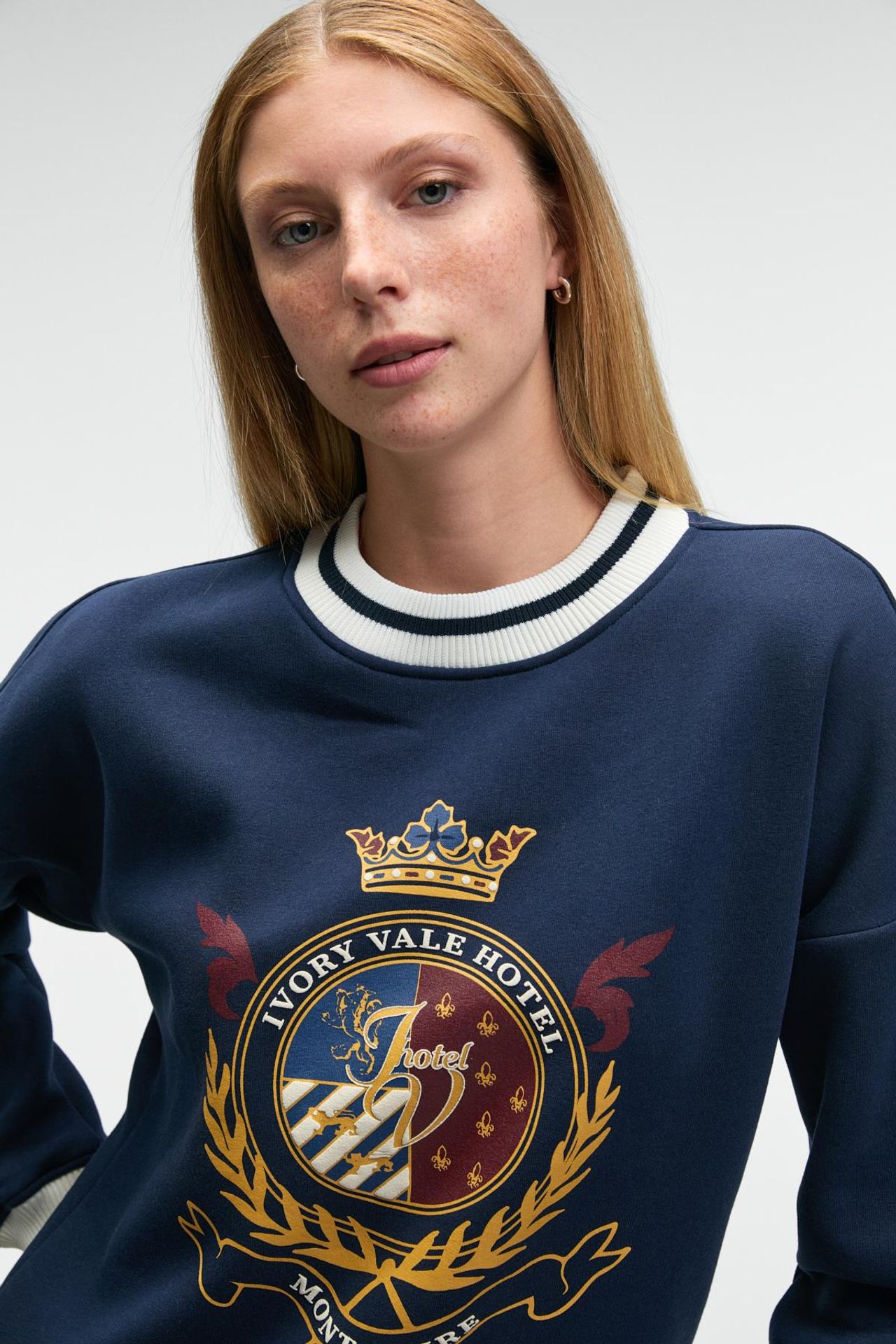 GRIMELANGE Crop Crew Neck Logo Sweatshirt 3