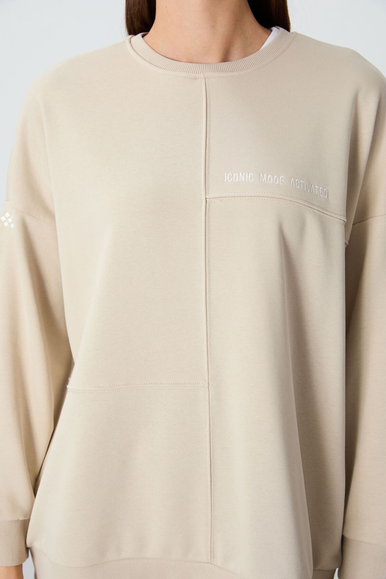TOMMY Oversized Crew Neck Sweatshirt 3