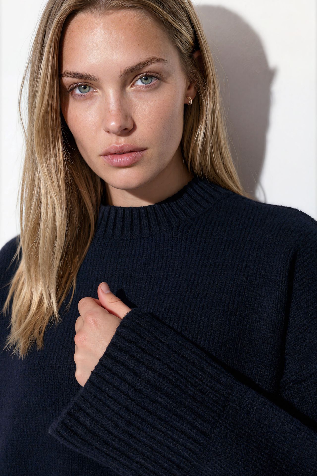 VIORNA Plain Crew Neck Sweatshirt 4