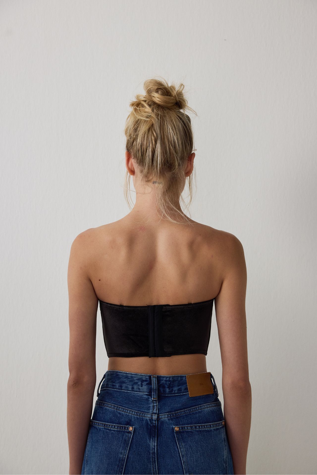 PENTI Deep V Velvet Bustier 6