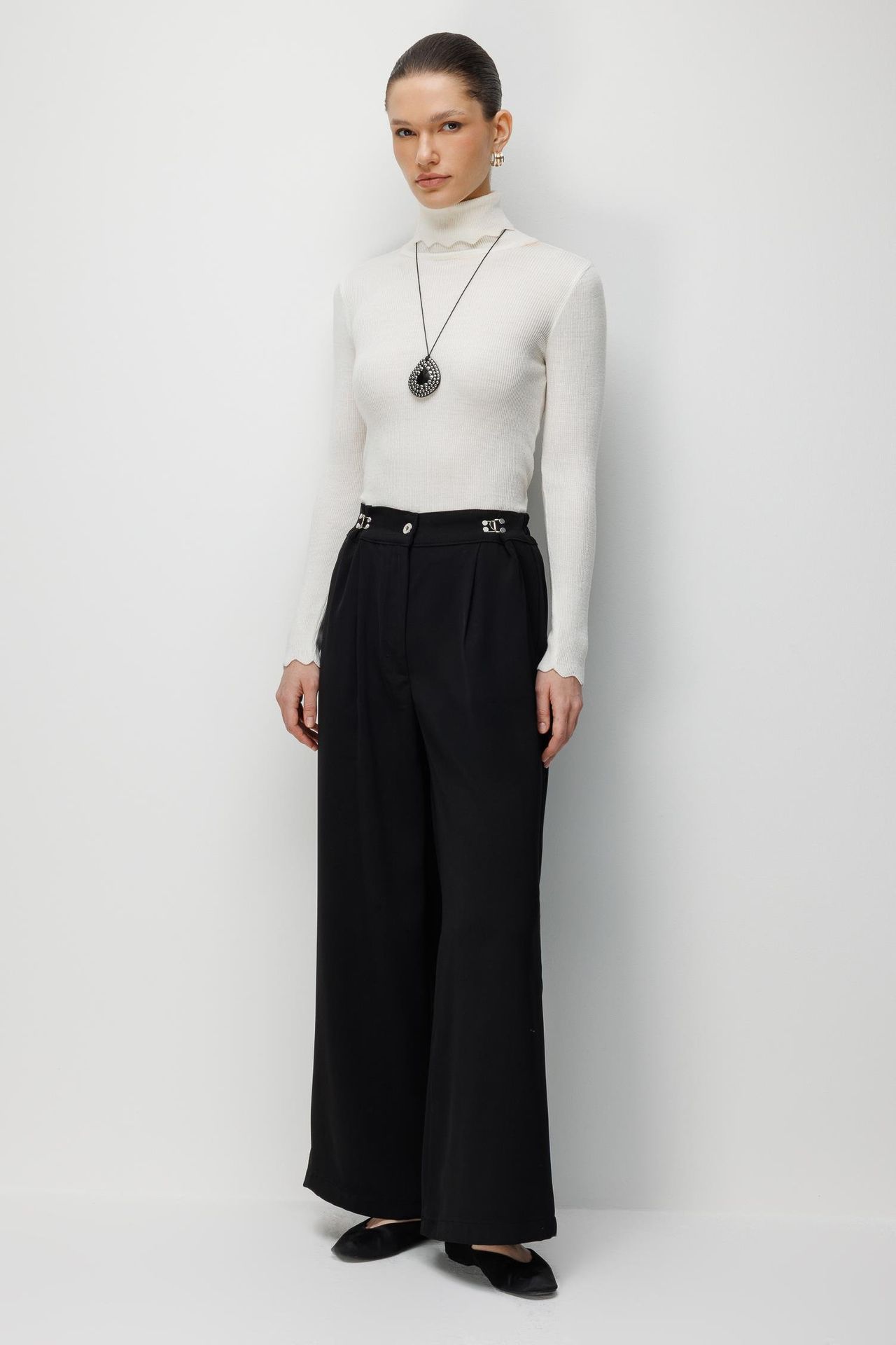 MIXRAY High Waist Wide Leg Pants with Accessory Detail 1