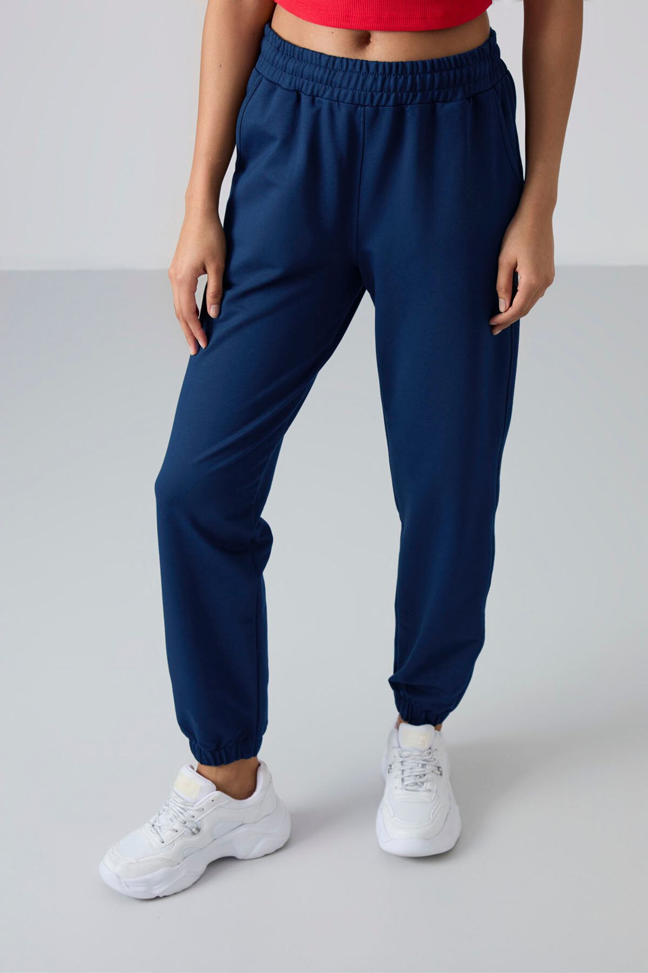 TOMMY Women's High-Waist Relaxed Fleece Joggers 3