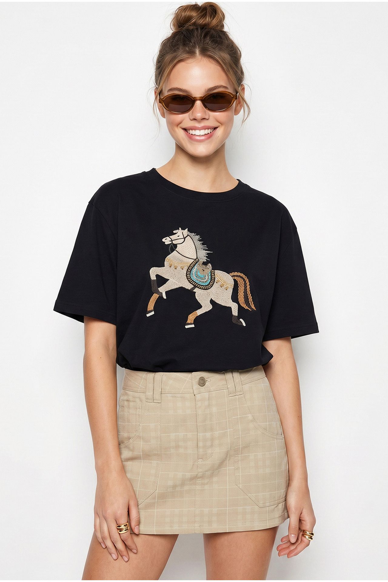 LUCCI Oversized Embroidered Sequin Crew Neck T-Shirt 3