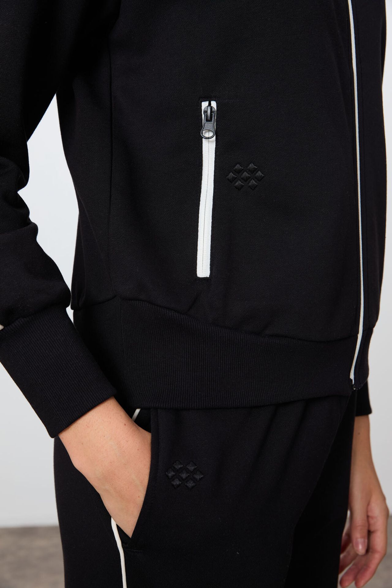 TOMMY Oversized Zip-collar Sweatshirt And Pants Set 6
