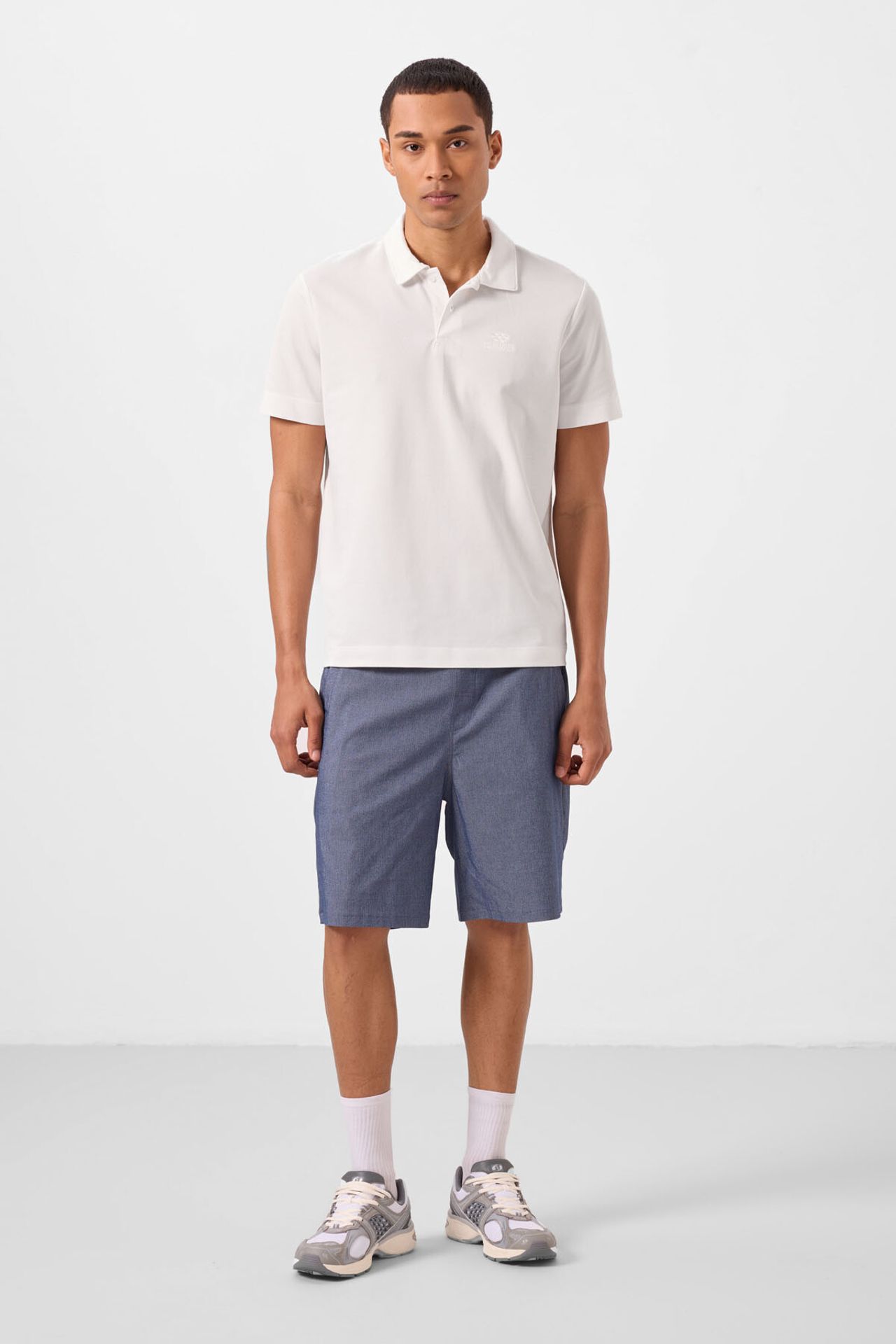 TOMMY Men's Woven Chino Shorts 6