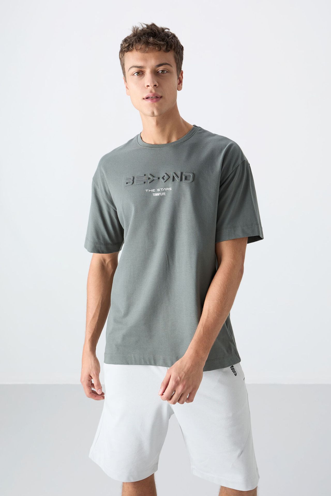 TOMMY Oversized Logo T-Shirt 1