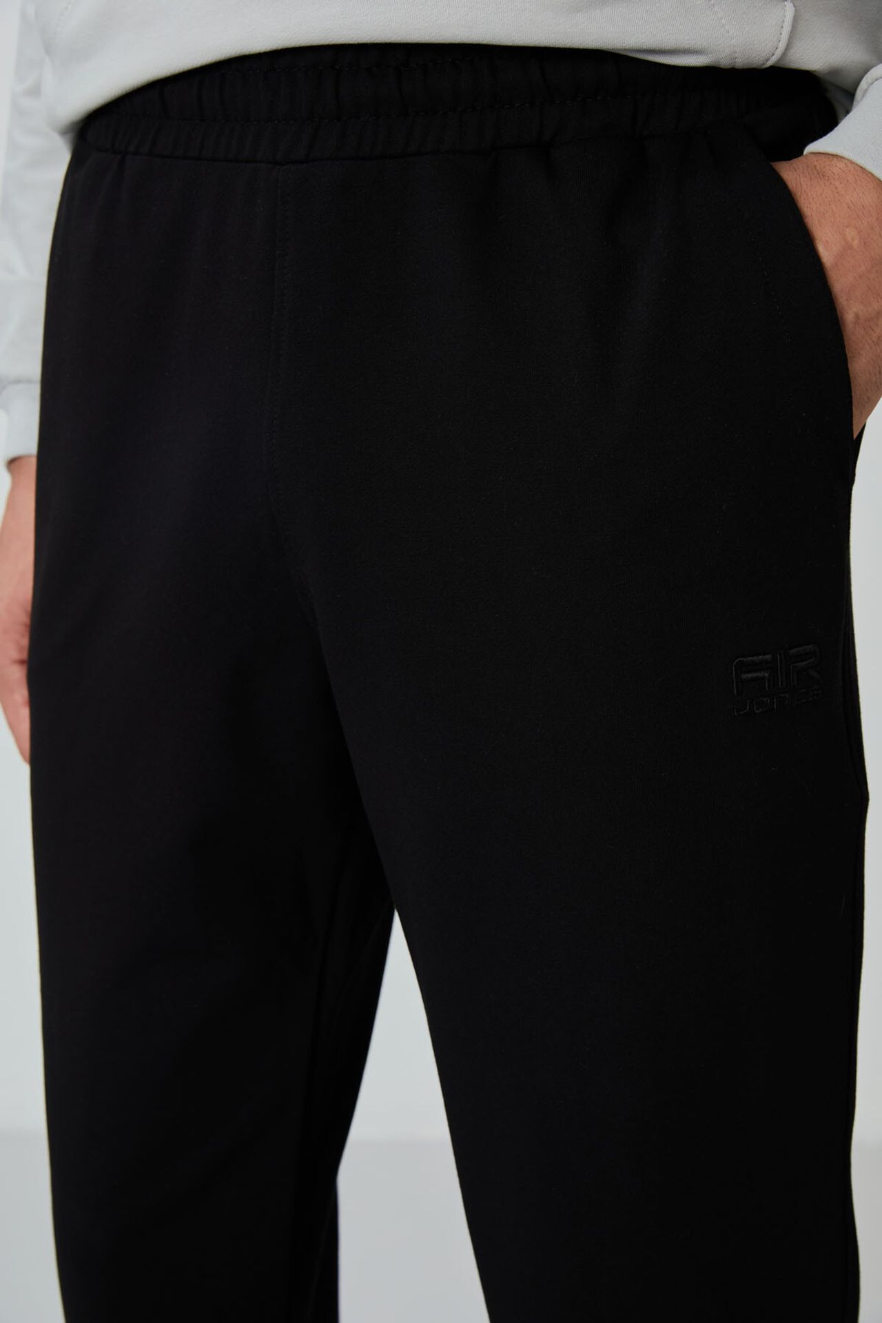 TOMMY Men's Zip-Front Sweatshirt And Pants Set 6