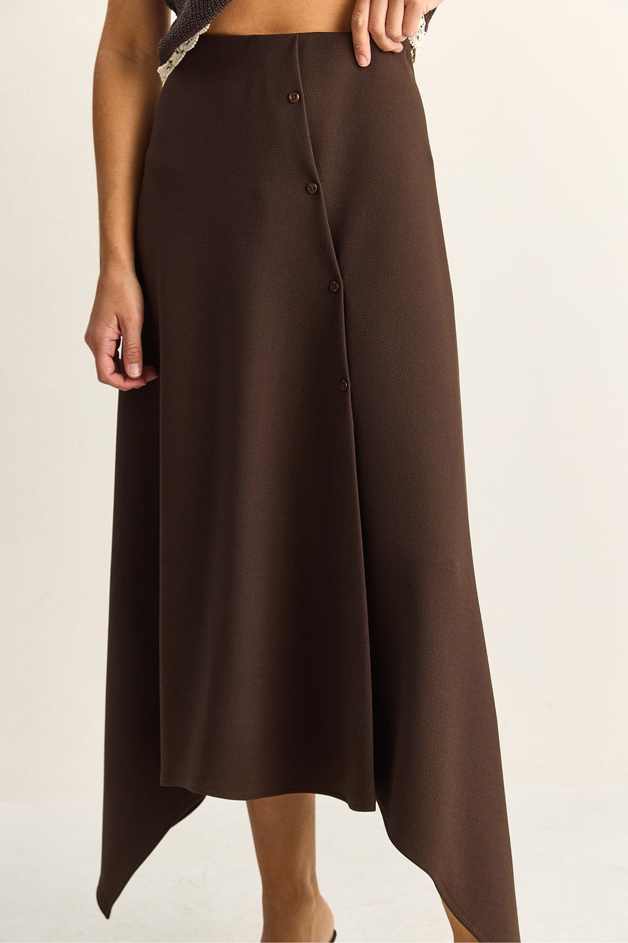 LUCCI Midi A-line Skirt With Button Closure 5