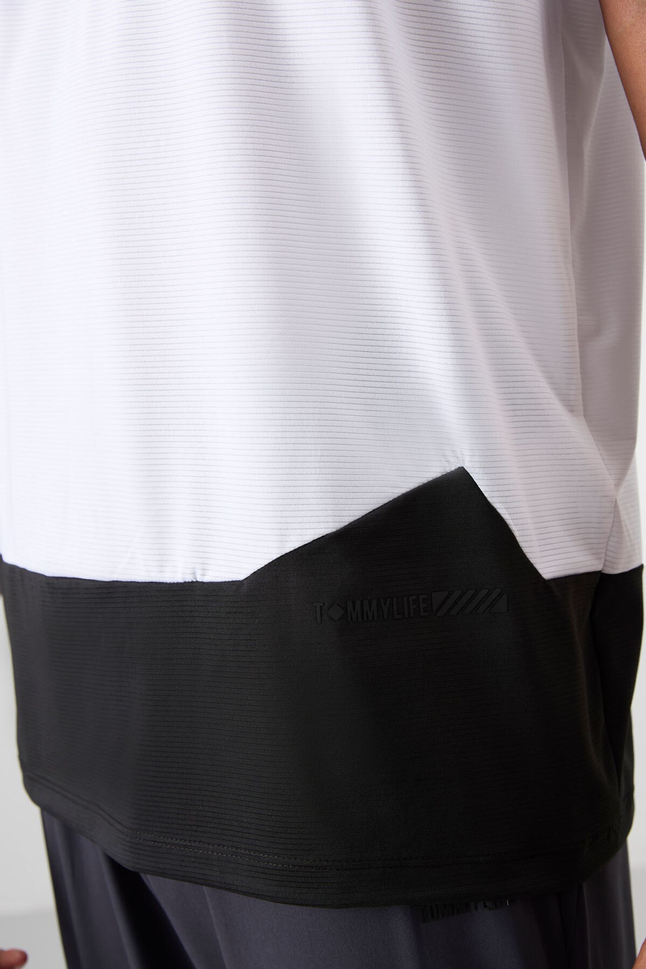 TOMMY Color Blocked Crew Neck T-Shirt 5