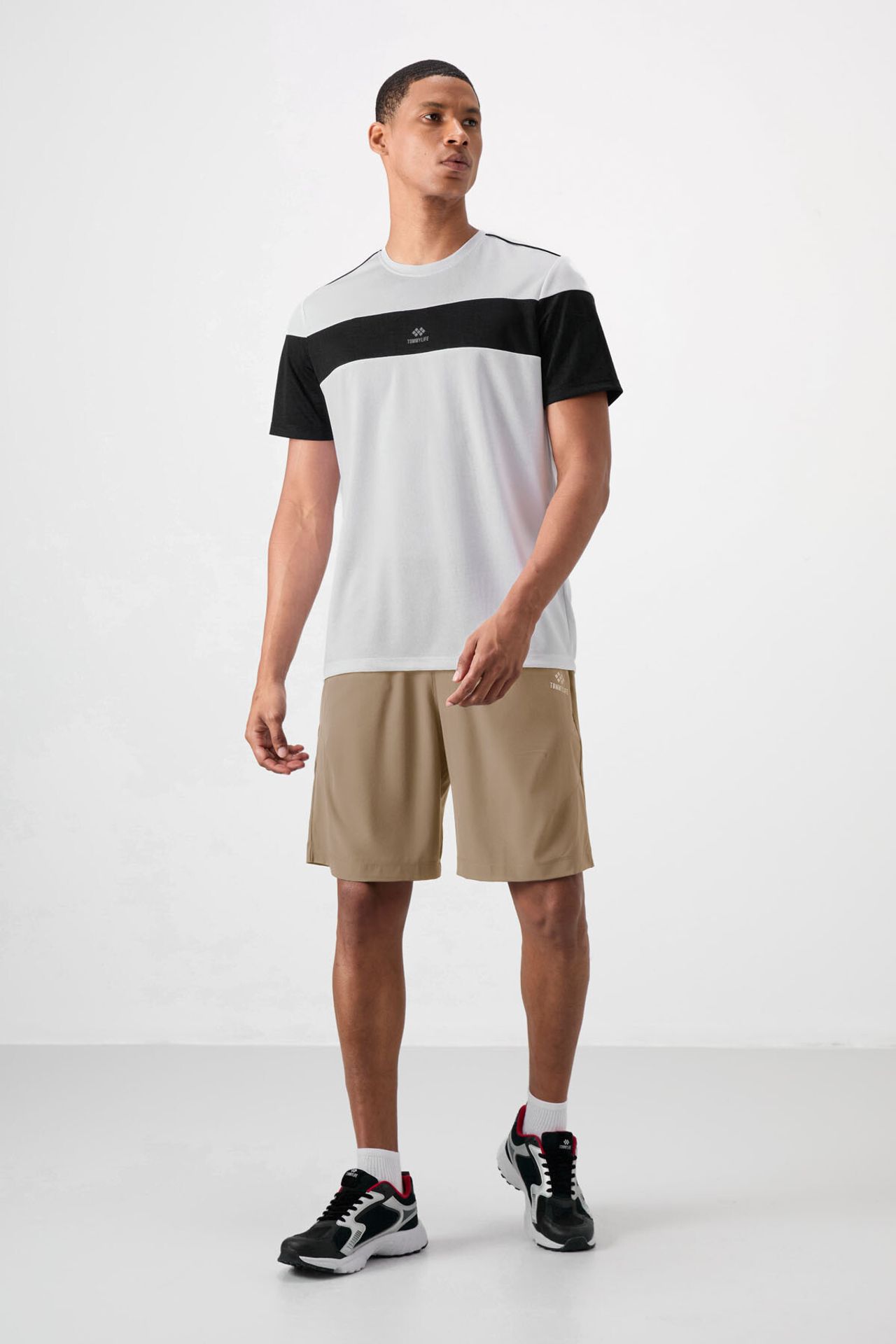TOMMY Men's Short Woven Pull-on Shorts 2