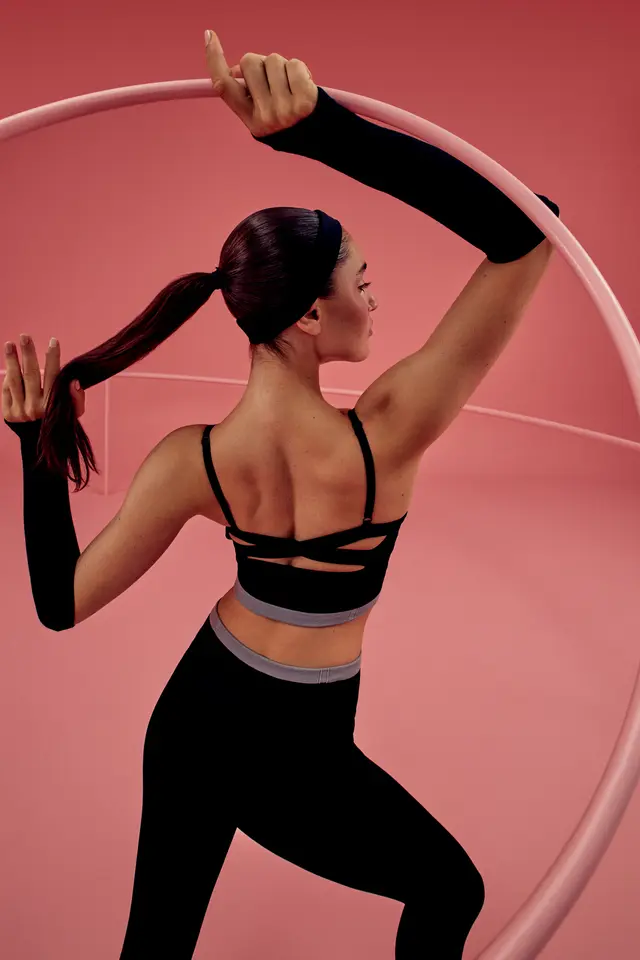 PENTI Striped Seamless Sports Bra