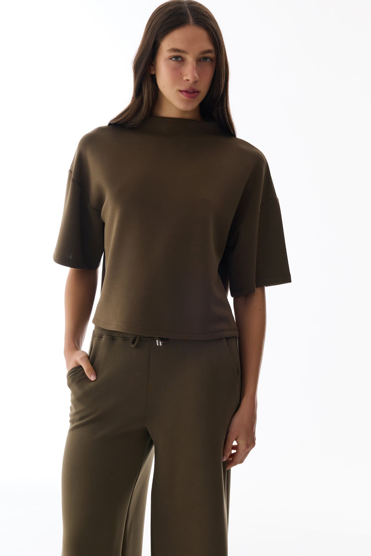 PENTI Crew Neck Crop Modal Top