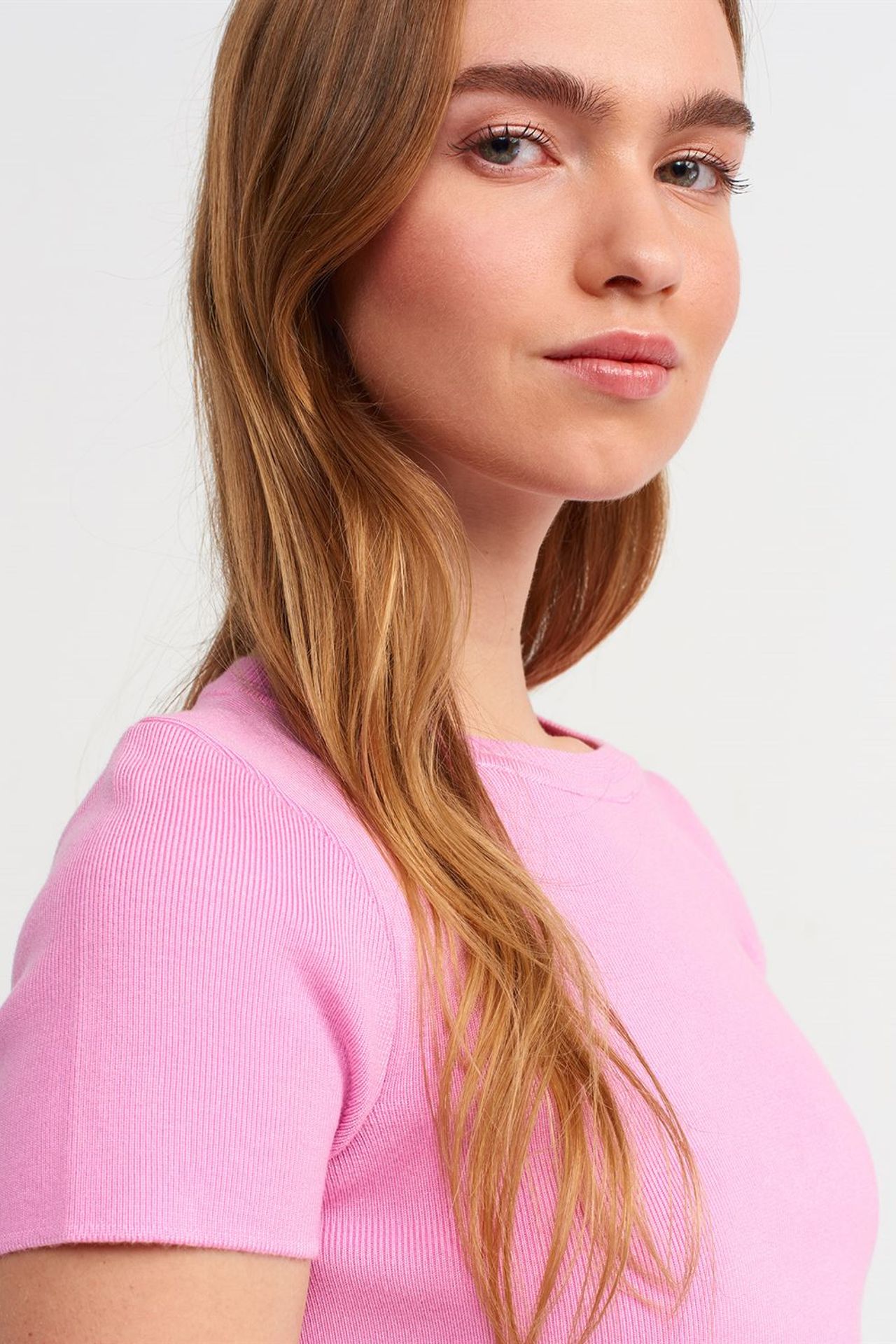 DILVIN Women's Ribbed Crop T-Shirt 4