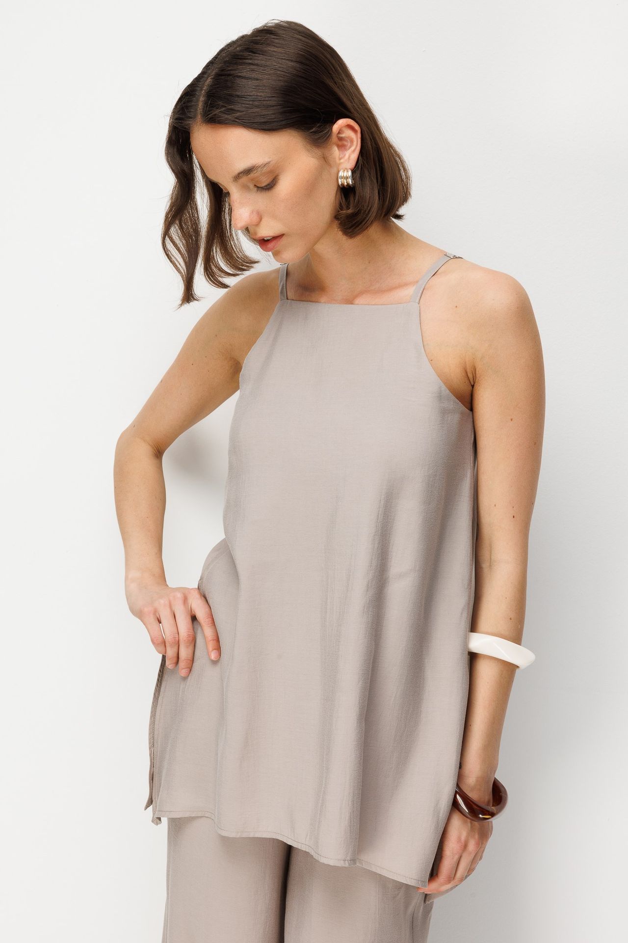 MIXRAY Wide-Leg Halter Jumpsuit 4