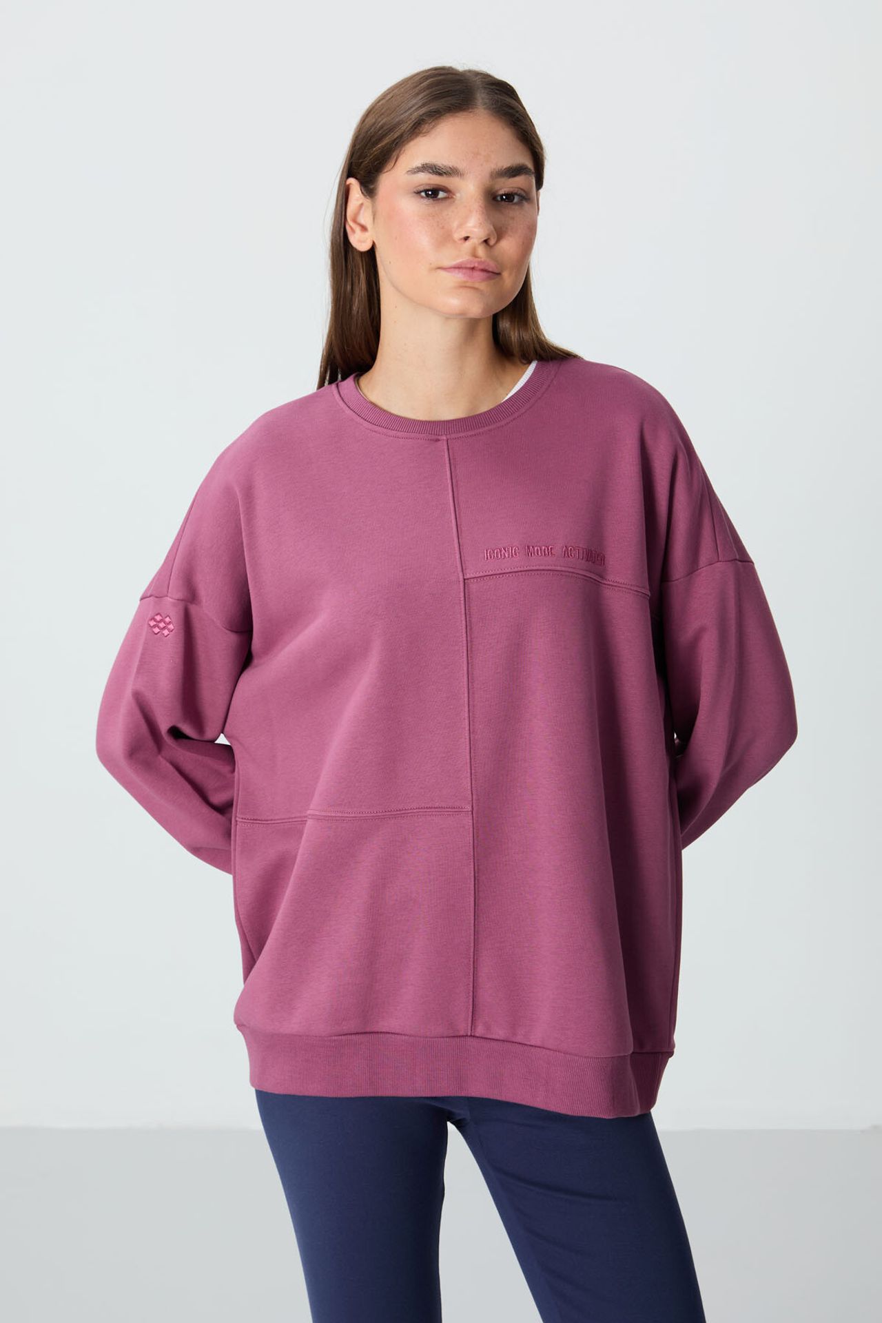 TOMMY Oversized Crew Neck Sweatshirt 2