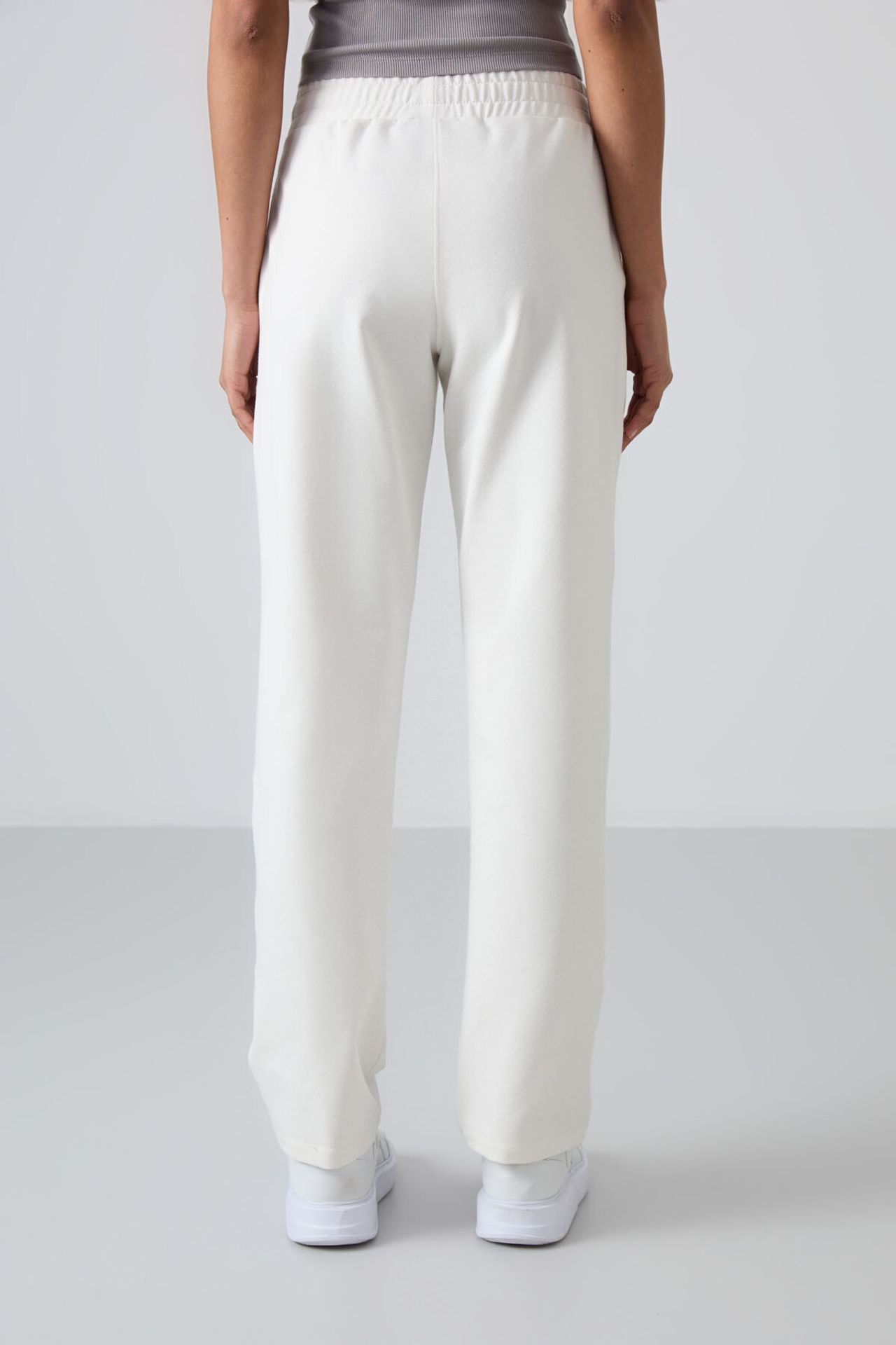 TOMMY Women’s Straight-Leg Fleece Sweatpants 5