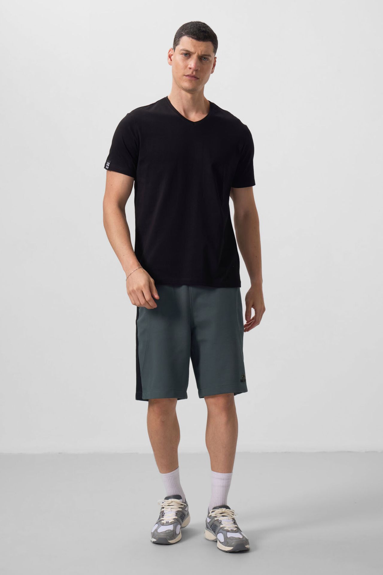 TOMMY Men's V-Neck Short Sleeve T-Shirt 3