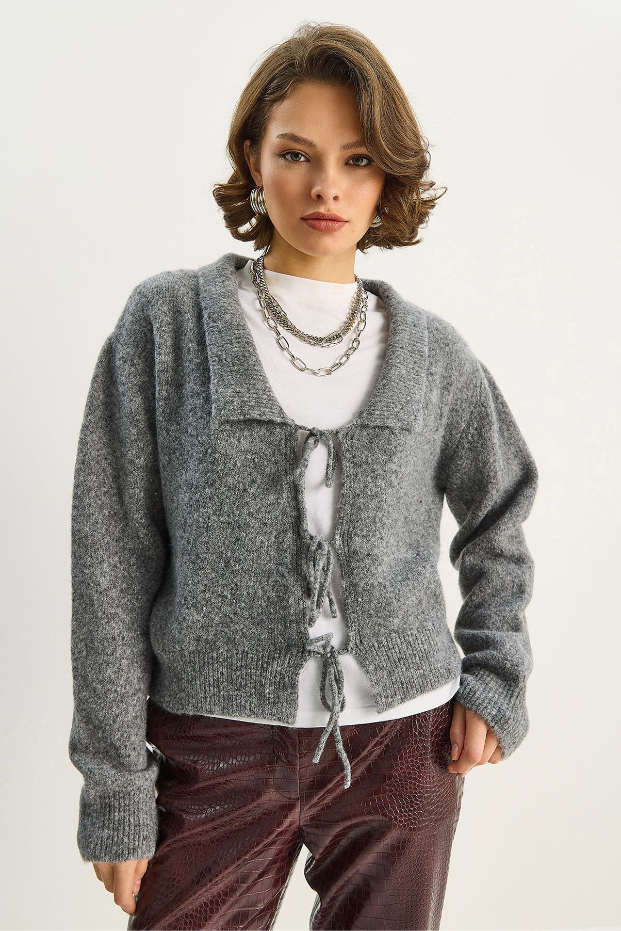 LUCCI Oversized V-Neck Tie Closure Ribbed Cardigan 5