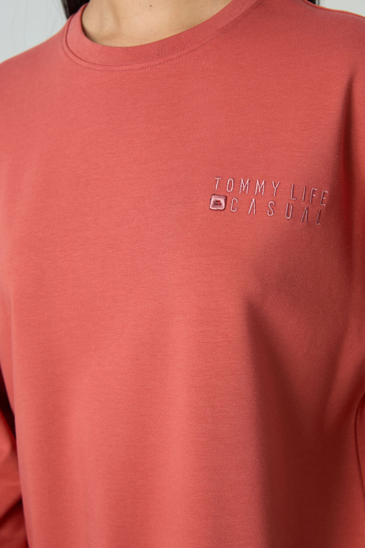 TOMMY Oversized Crew Neck Sweatshirt and Pants Set 4