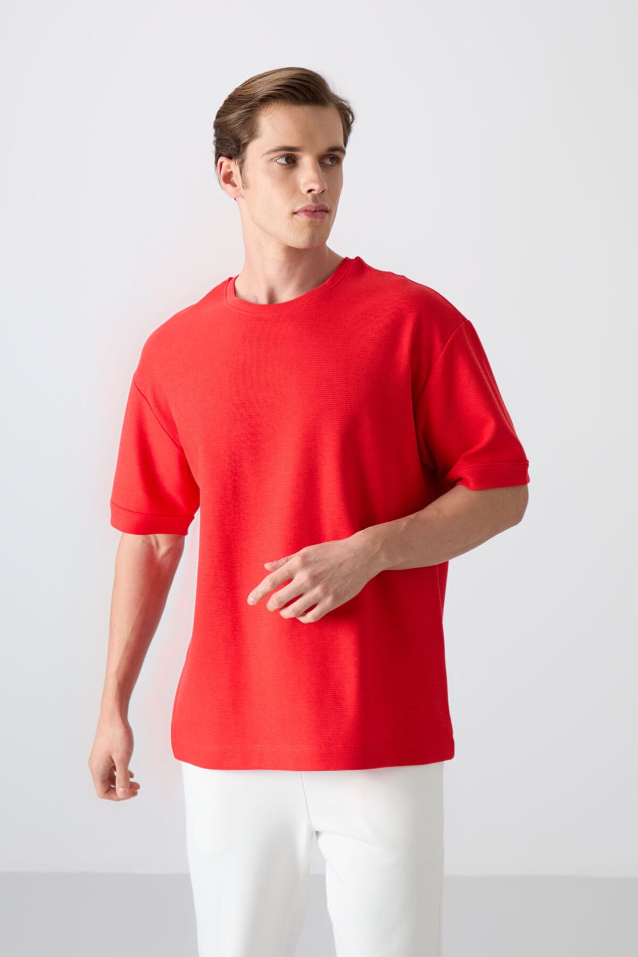 TOMMY Men's Oversized Crew Neck T-Shirt With Patch 4