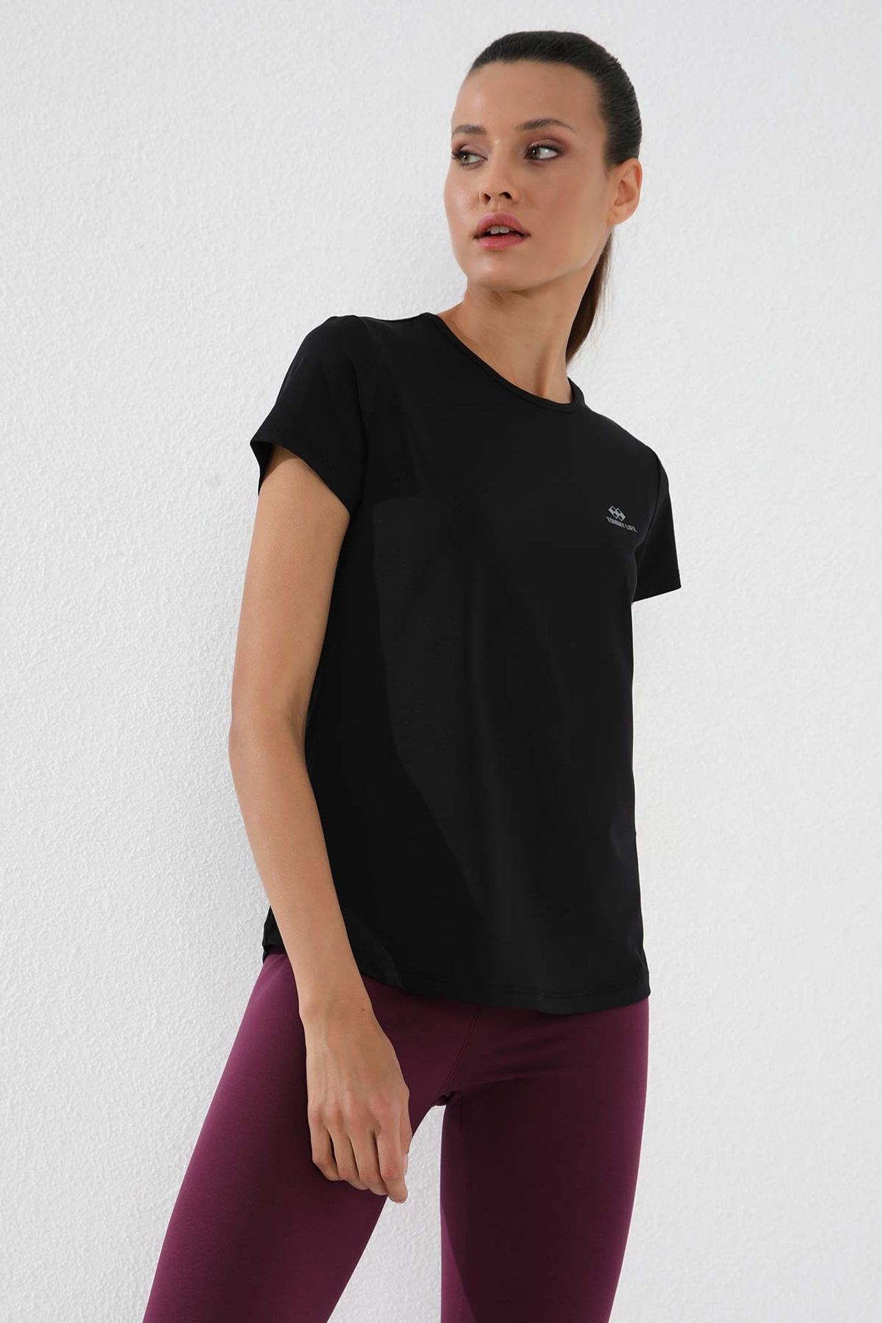 TOMMY Women's Solid Short-Sleeve Crew Neck T-Shirt 5