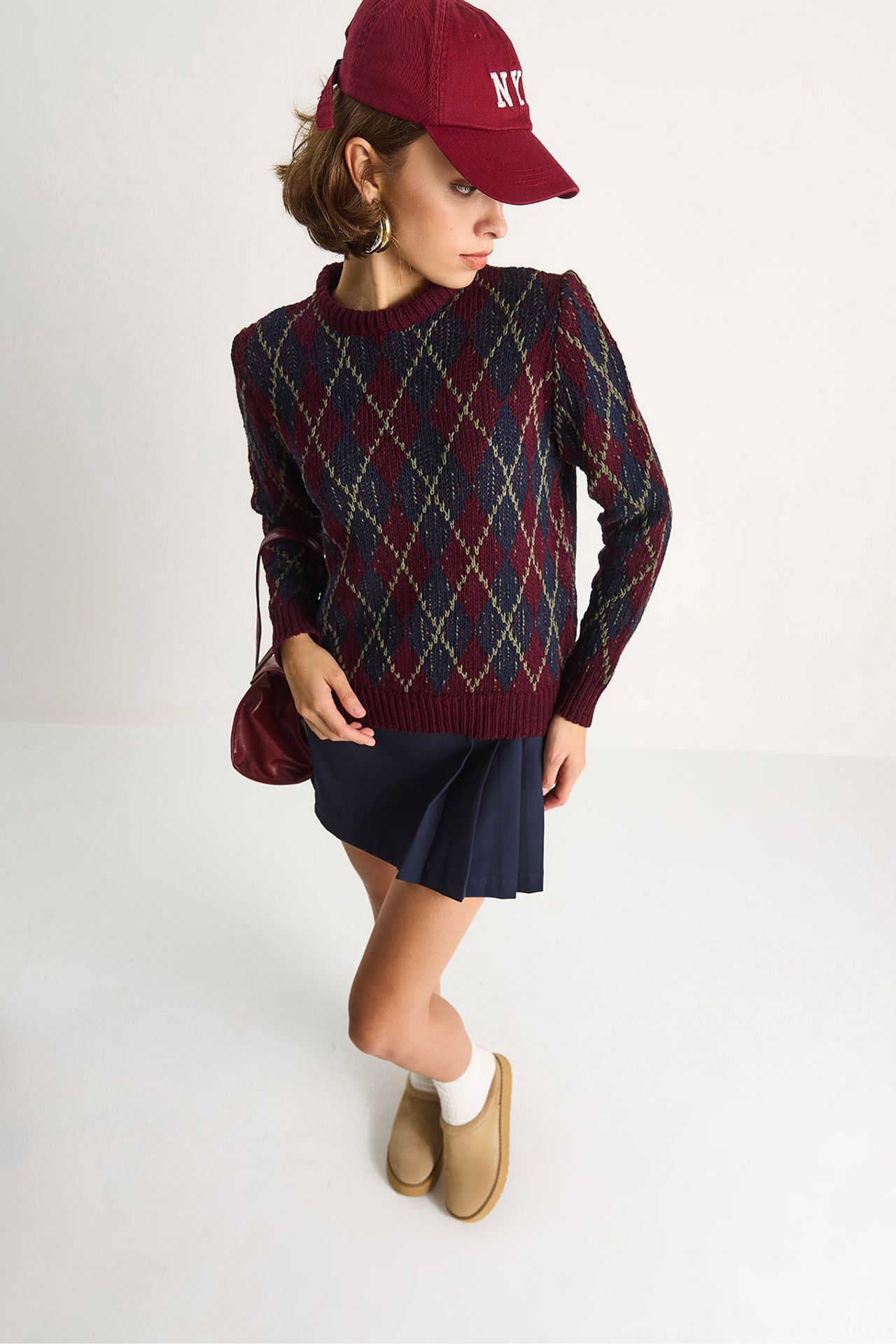 LUCCI Women’s Crew Neck Knitted Sweater with Diamond Pattern 6