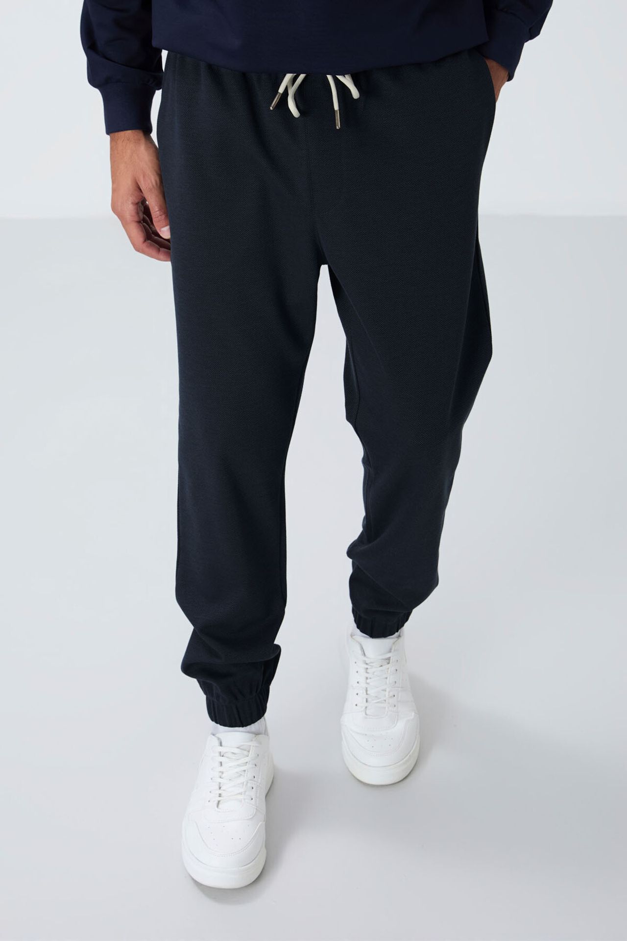TOMMY Men's Regular Fit Fleece Sweatpants 2