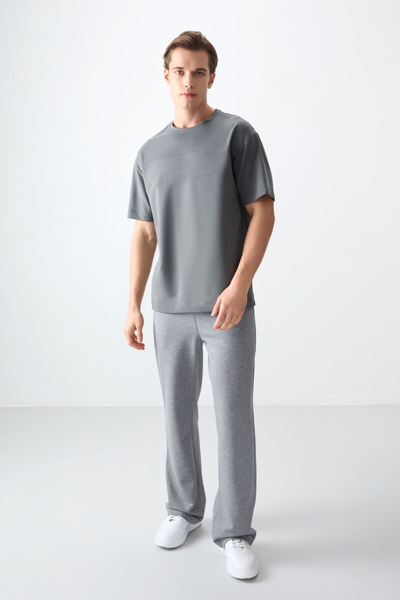 TOMMY Oversized Crew Neck T-Shirt 3