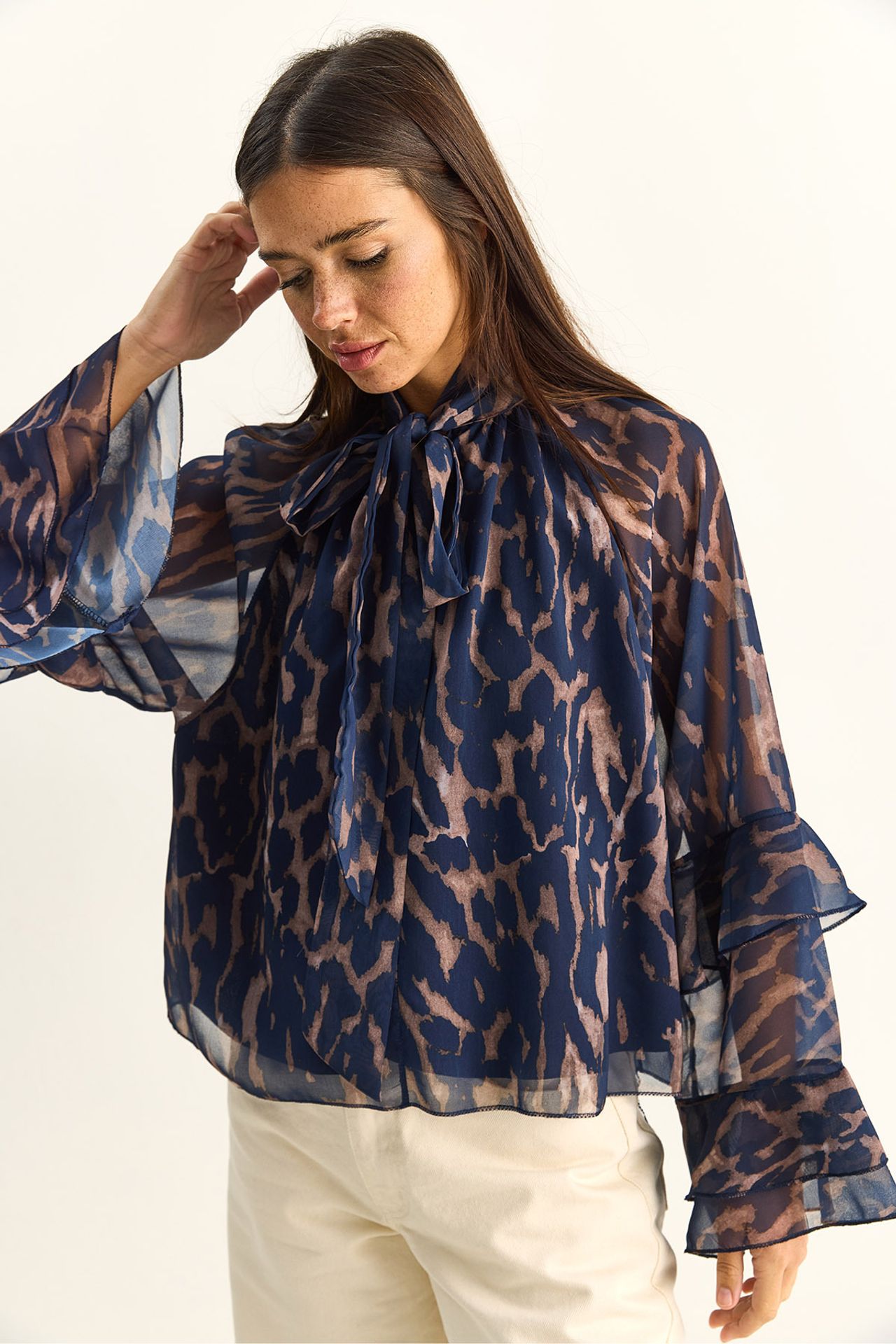 LUCCI Abstract Print Choker Collar Blouse with Tie Detail 4