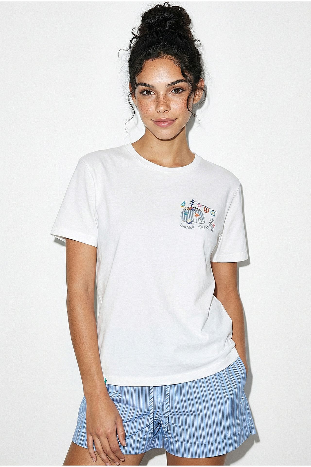 LUCCI Embroidered Crew Neck T-Shirt 1