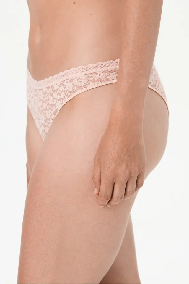 PENTI Easy Lace V-Neck Floral Brazilian Briefs