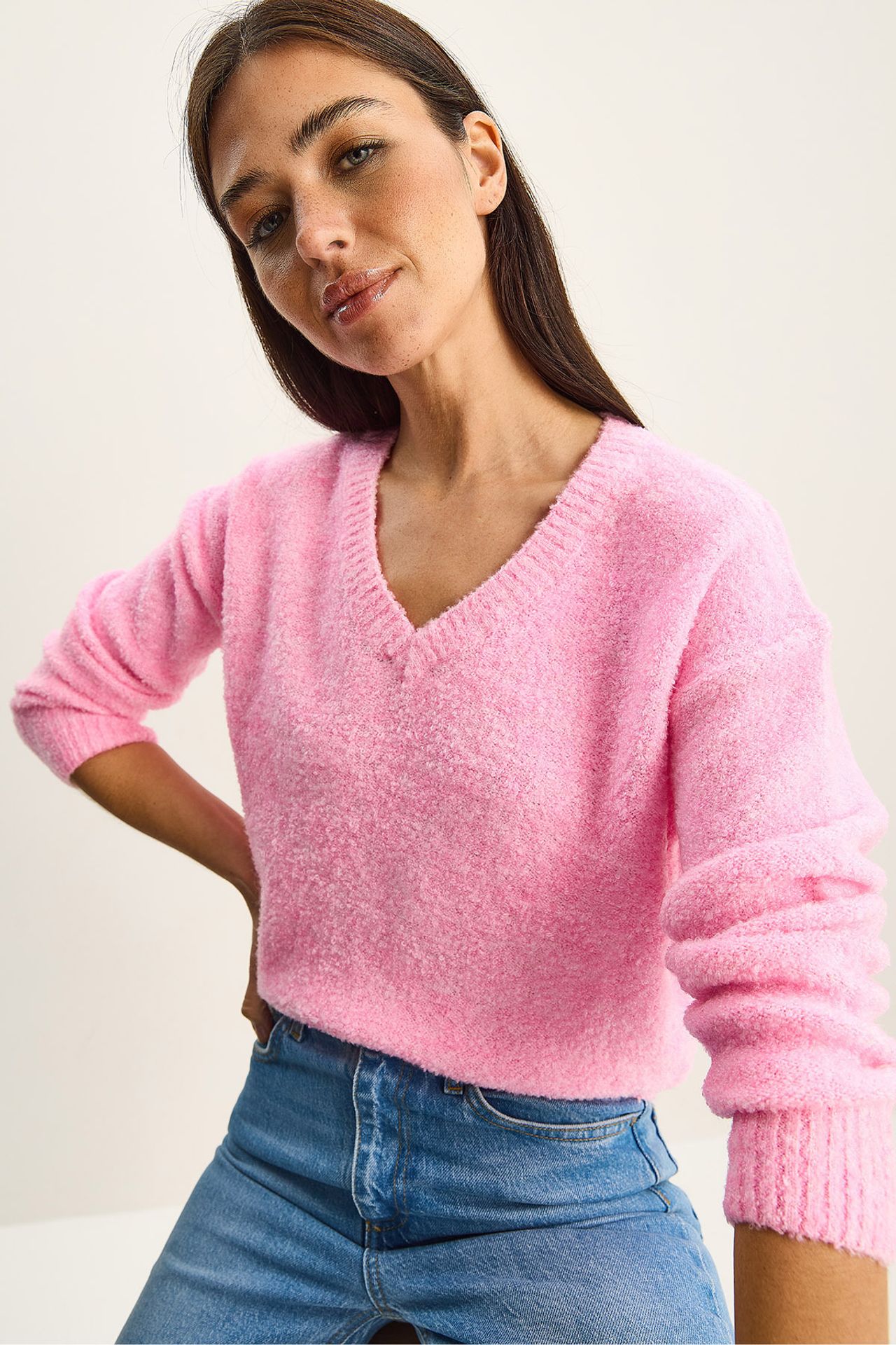 LUCCI V-Neck Textured Knit Sweater 3