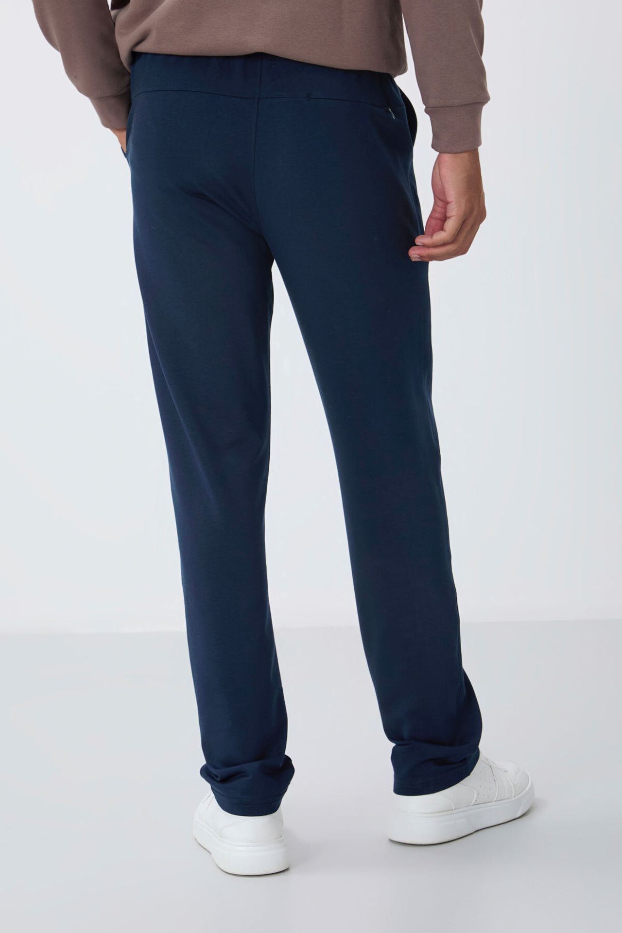 TOMMY Men's Regular-Fit Cotton Blend Sweatpants 6
