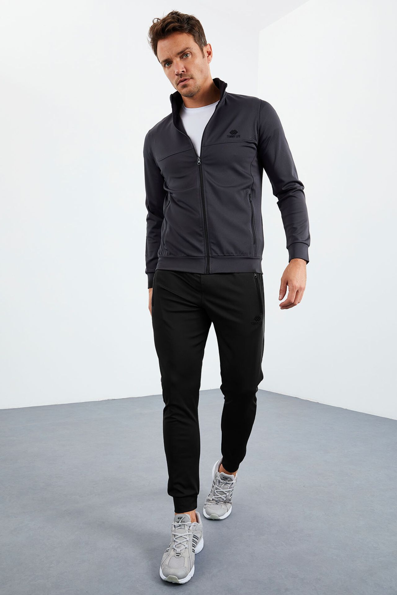TOMMY Men's Scuba Knit Sweatshirt And Pants Set 5