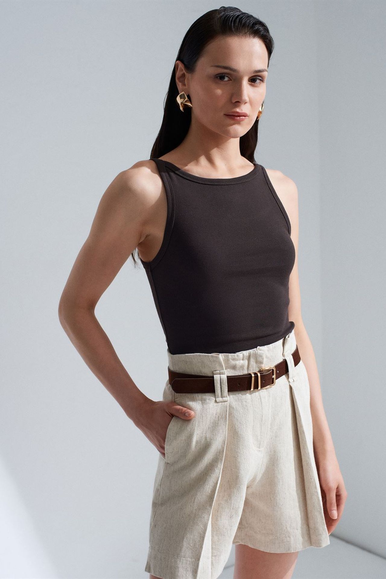 DILVIN Ribbed Halterneck Sleeveless Blouse 1