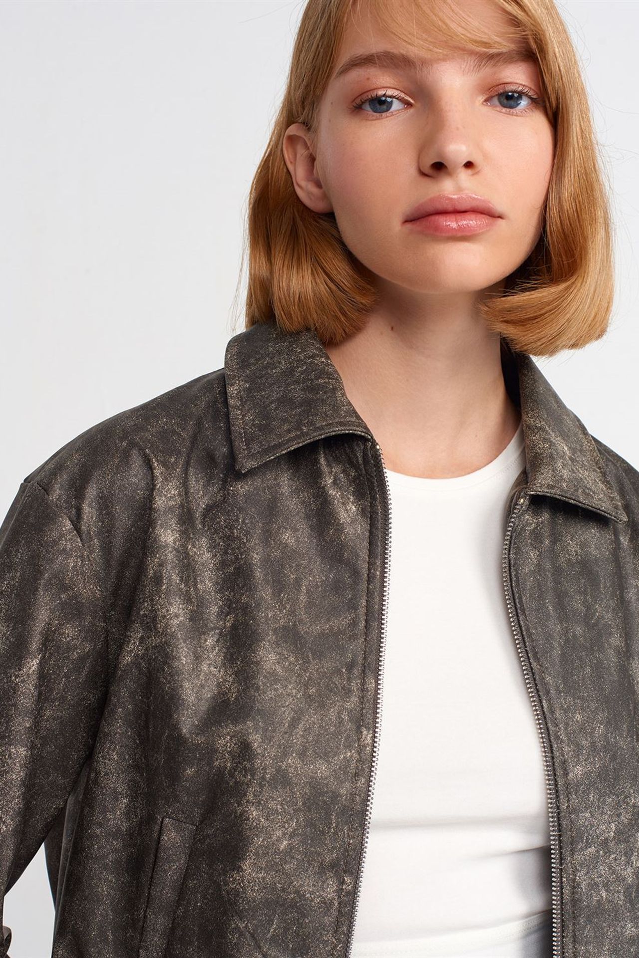 DILVIN Crop Faux Leather Bomber Jacket 4