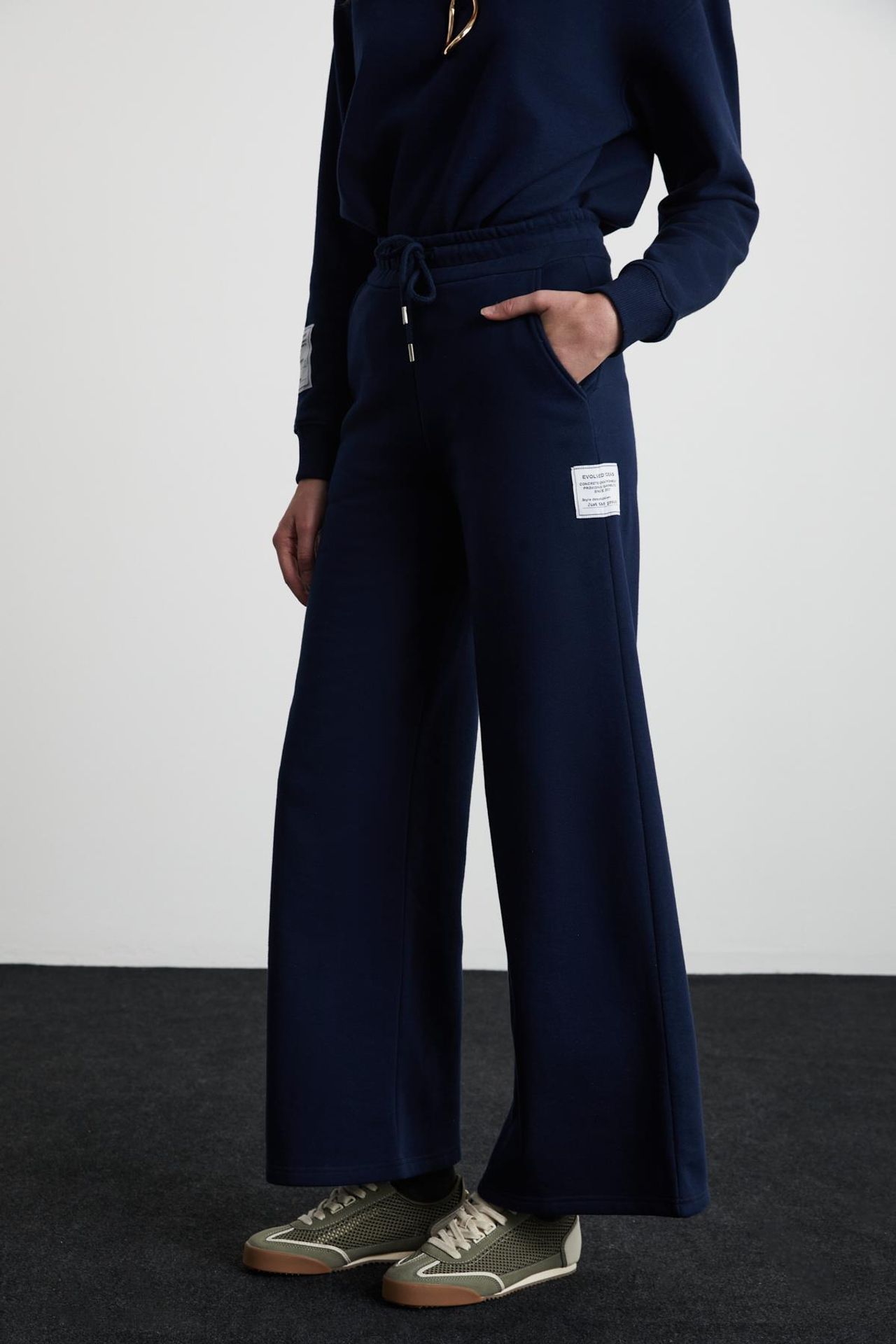 GRIMELANGE Wide Leg Drawstring Joggers 5