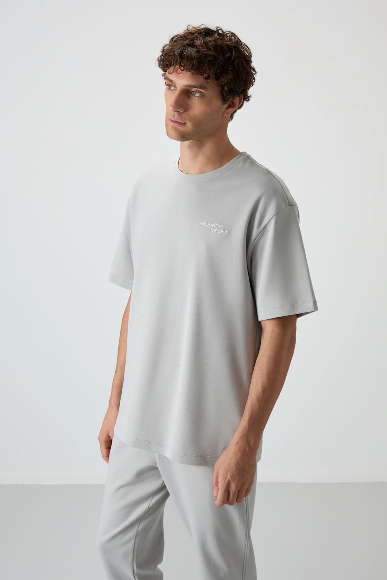 TOMMY Men's Oversized Embroidered Active Set 2